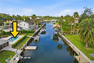 9235 W Harbor Isle Ct, Crystal River, FL 34429 - Photo 32