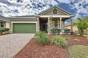 135 Crepe Myrtle Dr, Groveland, FL 34736 - Photo 2