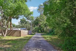 321 E 11th Ave, Mount Dora, FL 32757 - Photo 2