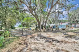13450 SE 105th Terrace, Ocklawaha, FL 32179 - Photo 2