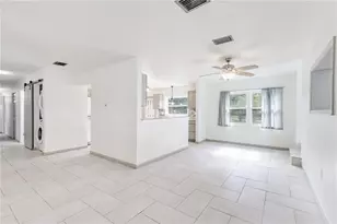 210 Donna St, Tavares, FL 32778 - Photo 8
