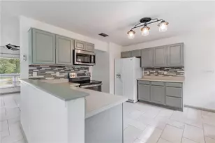 210 Donna St, Tavares, FL 32778 - Photo 10