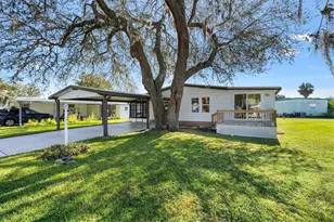 732 Royal Palm Ave, Lady Lake, FL 32159 - Photo 2