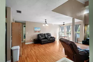 17203 Sandalwood Dr, Wildwood, FL 34785 - Photo 20