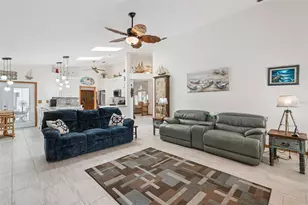33939 Valencia Dr, Leesburg, FL 34788 - Photo 6