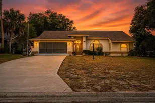 33939 Valencia Dr, Leesburg, FL 34788 - Photo 2