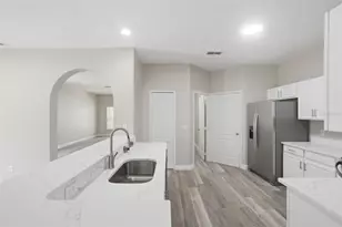 1212 Longville Cir, Tavares, FL 32778 - Photo 4