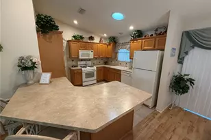 1071 Blythe Way, The Villages, FL 32162 - Photo 8