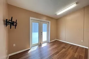 542 E Caroline St, Tavares, FL 32778 - Photo 6