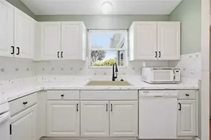 17705 SE 93rd Hawthorne Ave, The Villages, FL 32162 - Photo 14