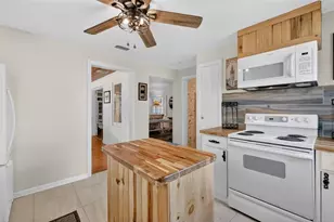 422 W 11th Ave, Mount Dora, FL 32757 - Photo 22