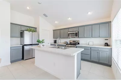 805 Hubbard Loop, The Villages, FL 32163 - Photo 2