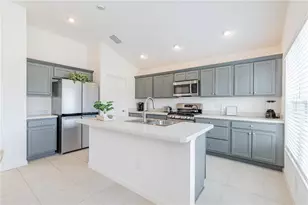 805 Hubbard Loop, The Villages, FL 32163 - Photo 2