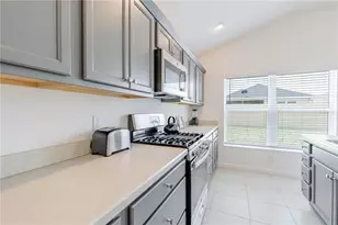 805 Hubbard Loop, The Villages, FL 32163 - Photo 14