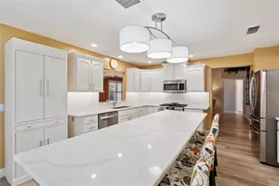 1877 Walden Way, The Villages, FL 32162 - Photo 16