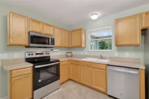 1060 Golden Grove Dr, The Villages, FL 32162 - Photo 6
