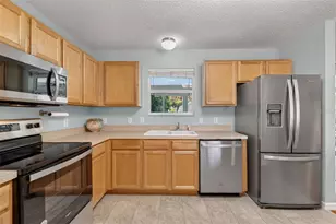 1060 Golden Grove Dr, The Villages, FL 32162 - Photo 4