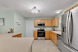 1060 Golden Grove Dr, The Villages, FL 32162 - Photo 8
