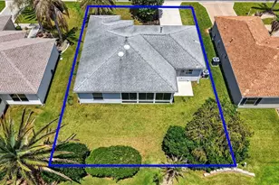 1060 Golden Grove Dr, The Villages, FL 32162 - Photo 2