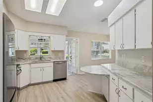 27211 Racquet Cir, Leesburg, FL 34748 - Photo 12