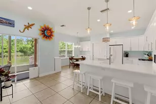 13334 Country Club Dr, Tavares, FL 32778 - Photo 4