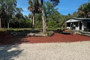 186 Gladys Ave, Inglis, FL 34449 - Photo 14