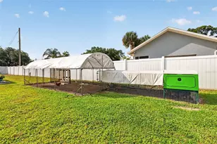 32739 Lake Eustis Dr, Tavares, FL 32778 - Photo 56