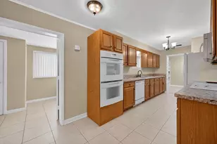 2710 Westside Dr, Leesburg, FL 34748 - Photo 12