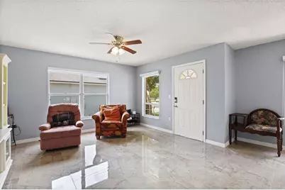 329 Lake Daisy Loop, Winter Haven, FL 33884 - Photo 6