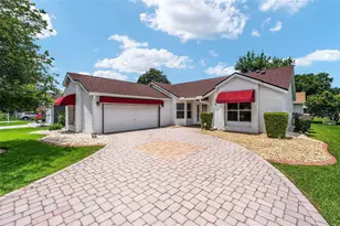 736 Cortez Ave, The Villages, FL 32159 - Photo 2