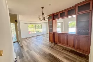 121 E Pine St, Howey in the Hills, FL 34737 - Photo 4
