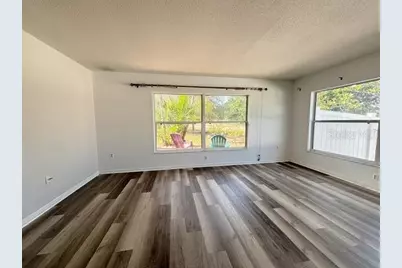 121 E Pine St, Howey in the Hills, FL 34737 - Photo 8