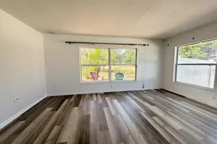 121 E Pine St, Howey in the Hills, FL 34737 - Photo 8