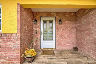 13530 Berkshire Ct, Grand Island, FL 32735 - Photo 2