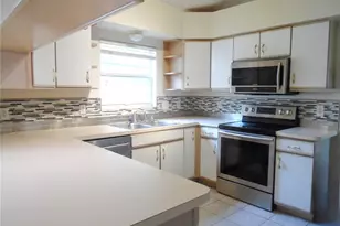 24947 Cranes Roost Cir, Leesburg, FL 34748 - Photo 8