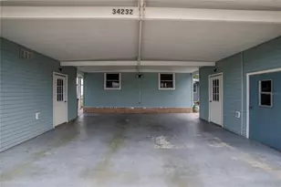 34232 Island Dr, Leesburg, FL 34788 - Photo 4