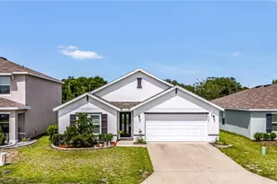 8669 Triumph Cir, Wildwood, FL 34785 - Photo 2