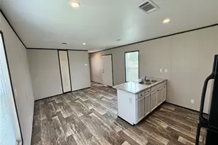 1115 NW 12th Ln, Lake Panasoffkee, FL 33538 - Photo 2
