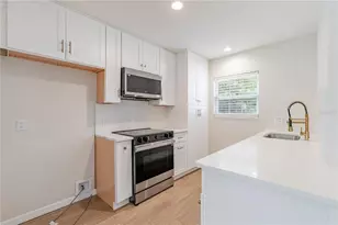 31080 Lochmore Cir, Sorrento, FL 32776 - Photo 10