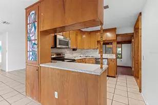 803 Carol Ct, Tavares, FL 32778 - Photo 12