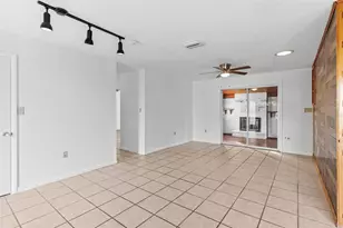 803 Carol Ct, Tavares, FL 32778 - Photo 8