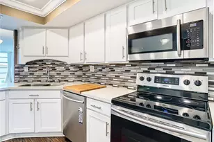 7400 Sun Island Dr, South Pasadena, FL 33707 - Photo 12