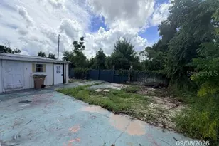 12024 Lakeview Dr, Leesburg, FL 34788 - Photo 8