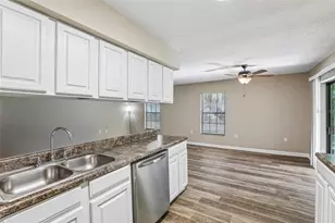 100 E Oak Terrace Dr, Leesburg, FL 34748 - Photo 4