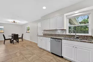 60 Outlook St, Umatilla, FL 32784 - Photo 12