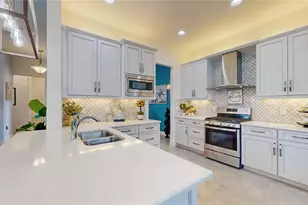 30843 Lindentree Dr, Wesley Chapel, FL 33543 - Photo 2