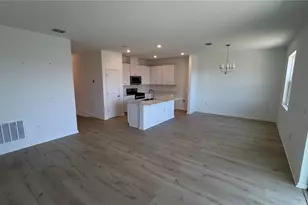 6205 Sanders Grove Cir, Okahumpka, FL 34762 - Photo 8