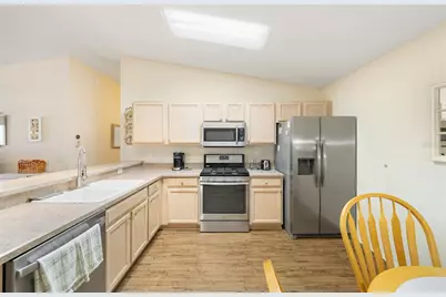 17300 SE 93rd Heyward Avenue, The Villages, FL 32162 - Photo 14