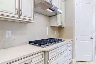 8461 Bridgeport Bay Cir, Mount Dora, FL 32757 - Photo 10