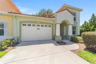 1074 Avenida Sonoma, Lady Lake, FL 32159 - Photo 1